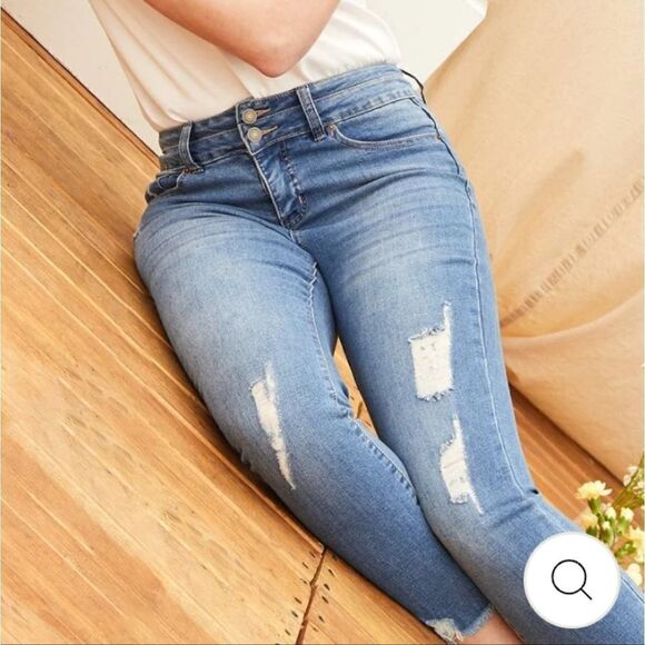 Ymi size 7 jeans distressed stretch frayed - Picture 2 of 9